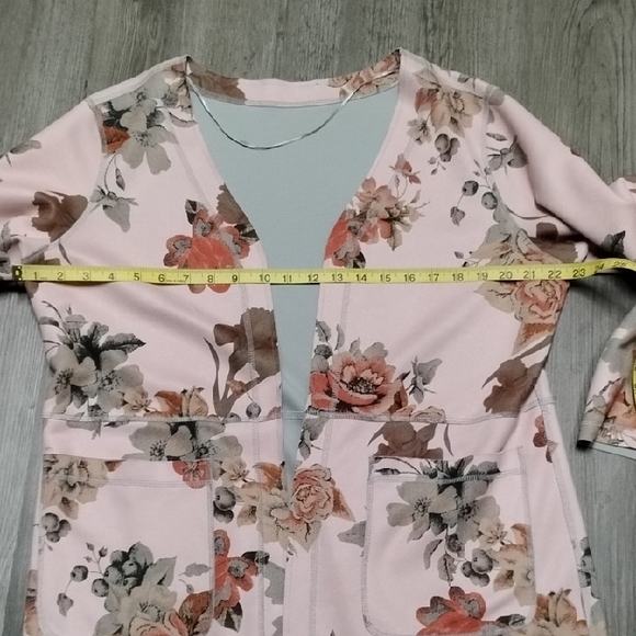 Floral Pink Kimono Robe - Picture 9 of 13